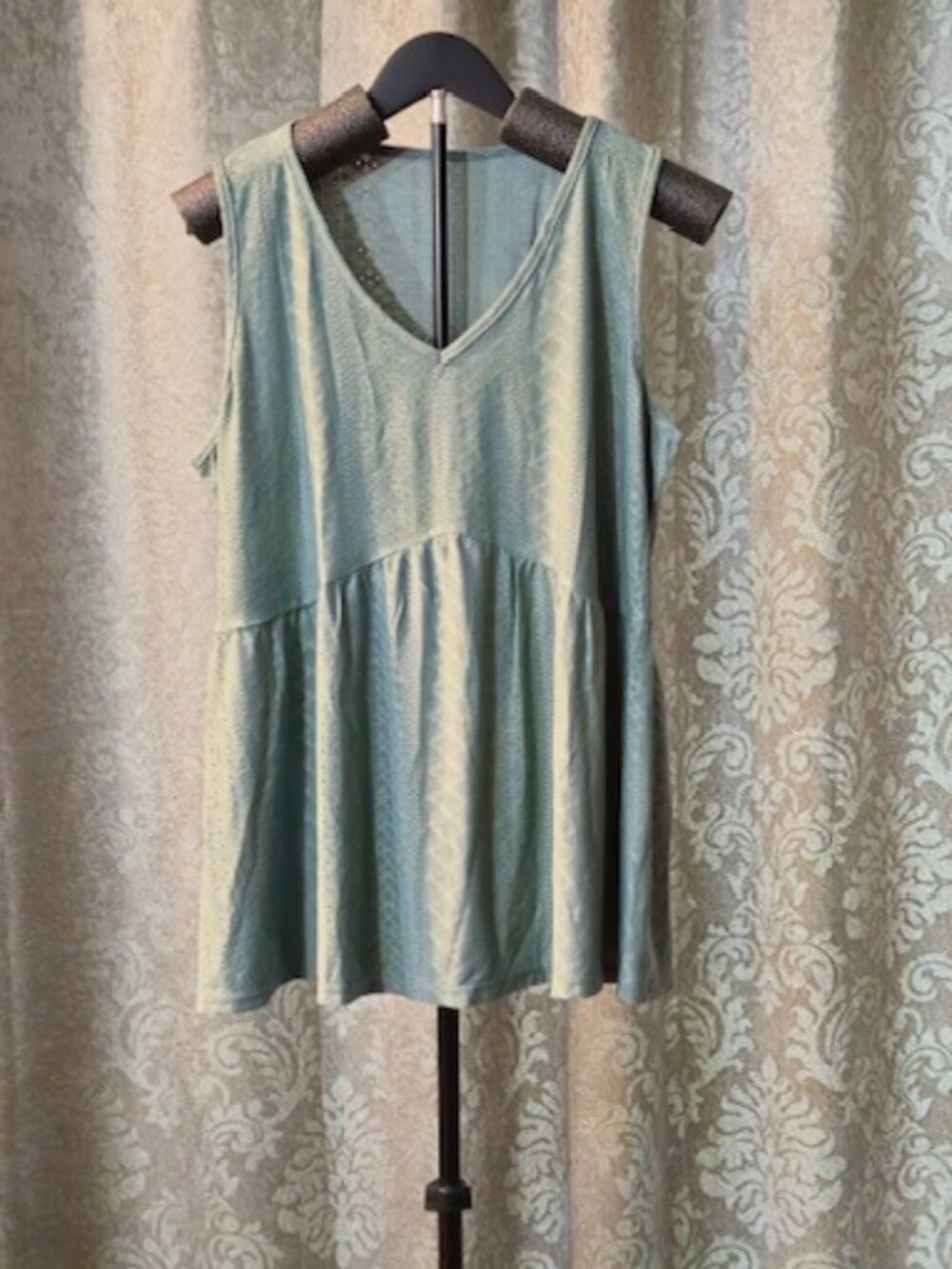 Green Plus Size Flare Bottom Top 2XL NWOT
